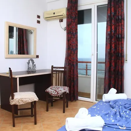 Edurres Beachfront 1 3*