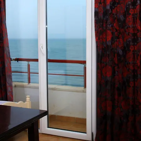 Apart Otel Edurres Beachfront 1 3*